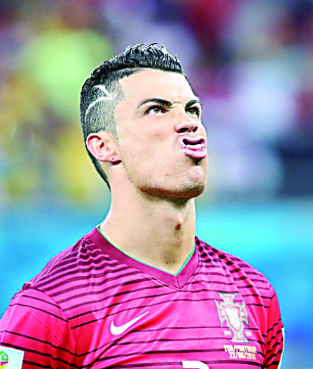 斯基拉：目前尤文从未考虑出售戴维，俱乐部依然对他充满信心