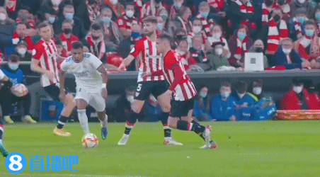 无缘升级向球迷跪拜道歉，水原三星主帅卞成焕赛后主动辞职