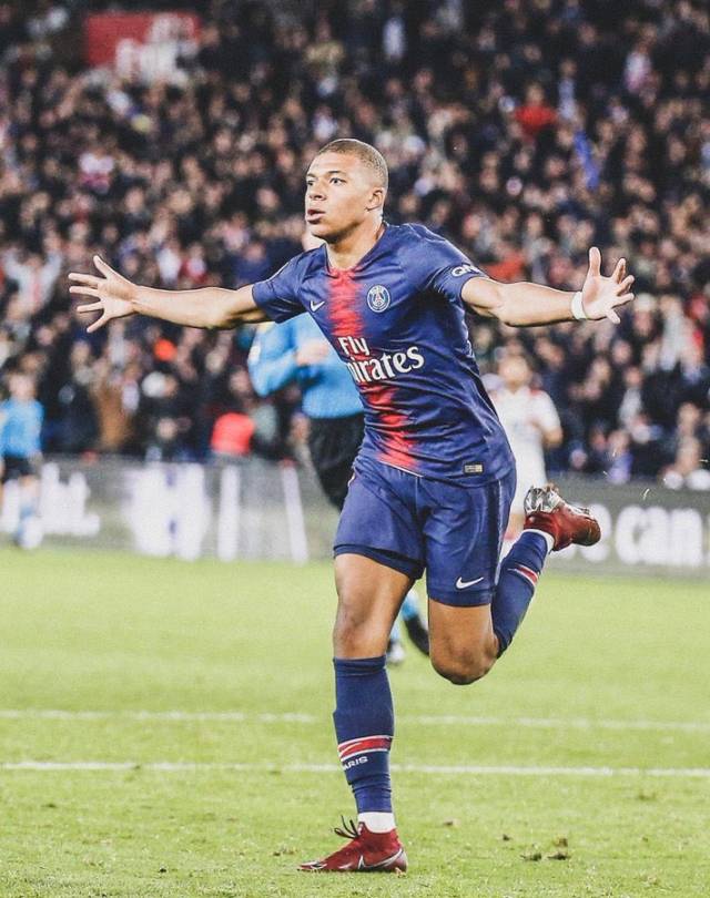 卢卡斯-恩梅加：以维尔茨的实力肯定能立足英超，他需要适应