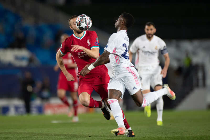 拜仁慕尼黑莱万多夫斯基帽子戏法